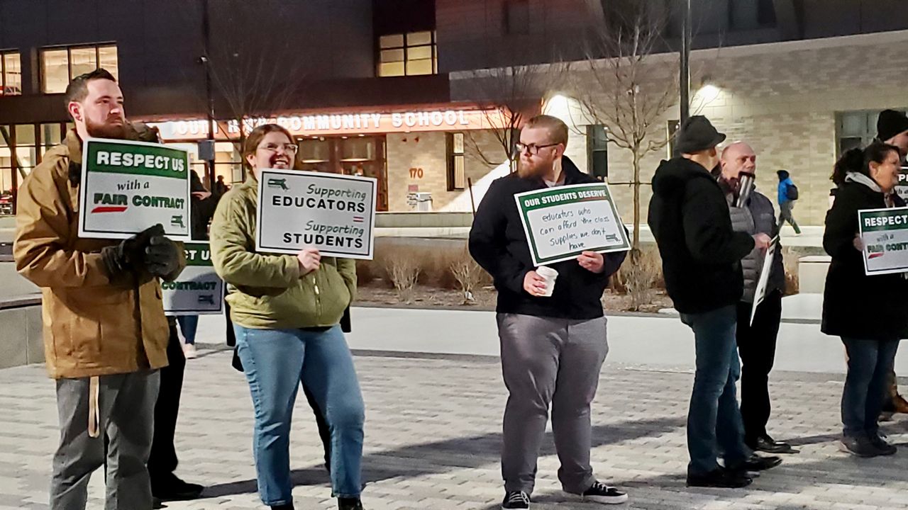 Worcester teachers hold rally asking for new, fair contract