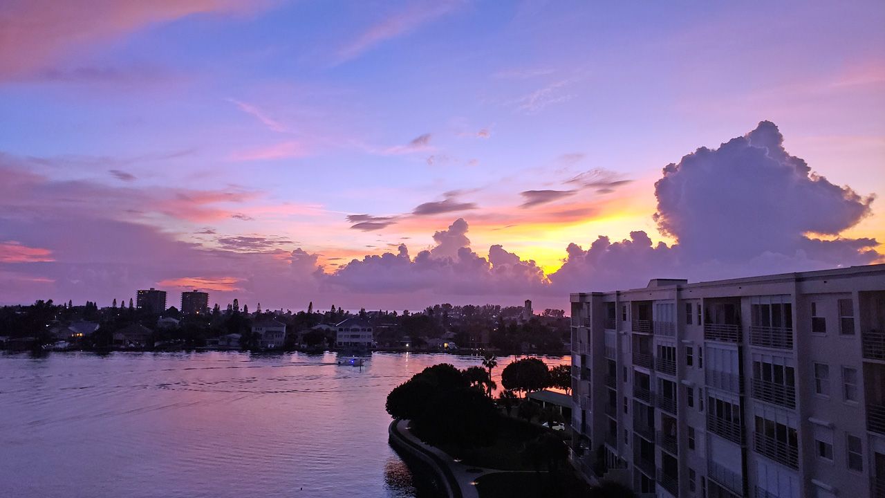 Tampa Area Weather Afternoon Showers Possible Again Tuesday