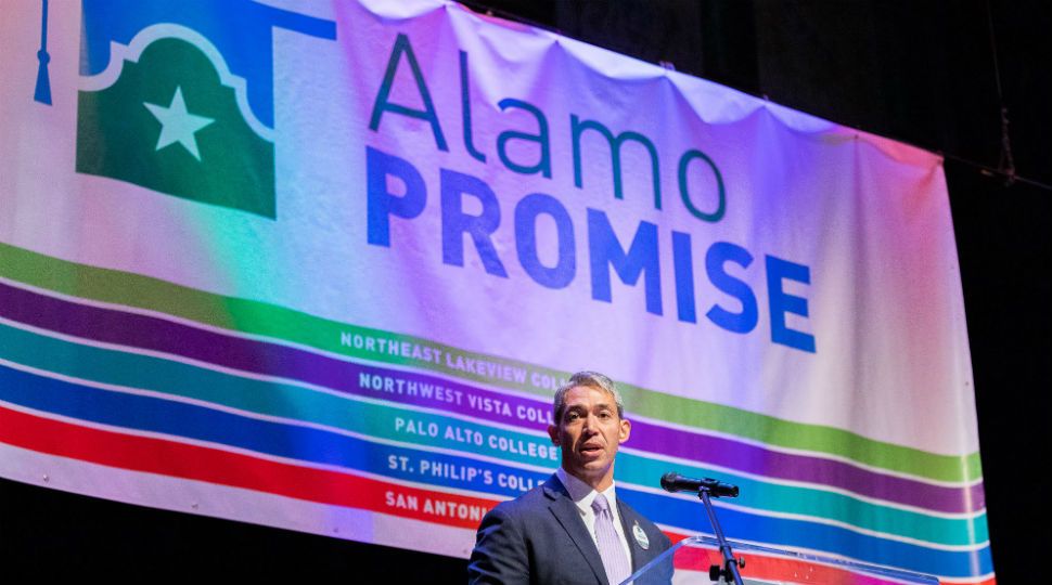 Mayor Ron Nirenberg speaks at the AlamoPROMISE celebration (Courtesy: Alamo Colleges)