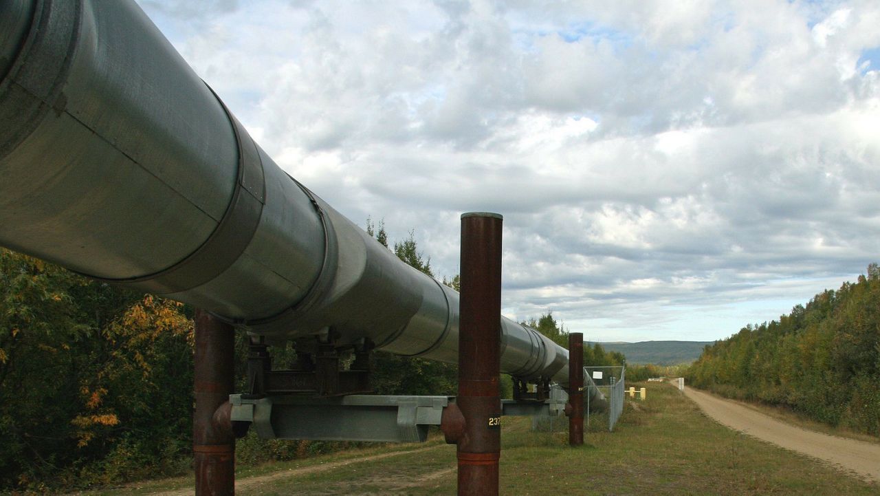 Photo of a pipeline (Pixabay)