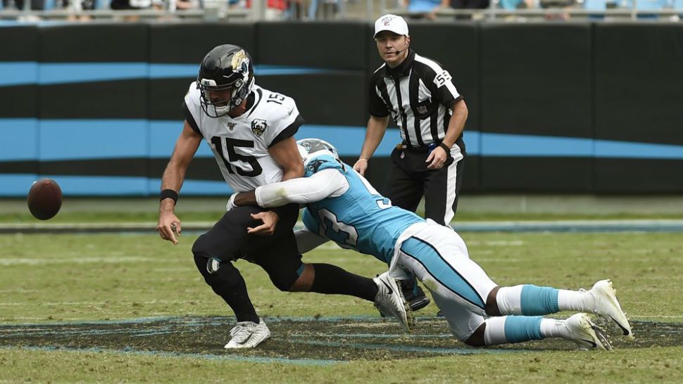 Gardner Minshew of the Jacksonville Jaguars passes during a game