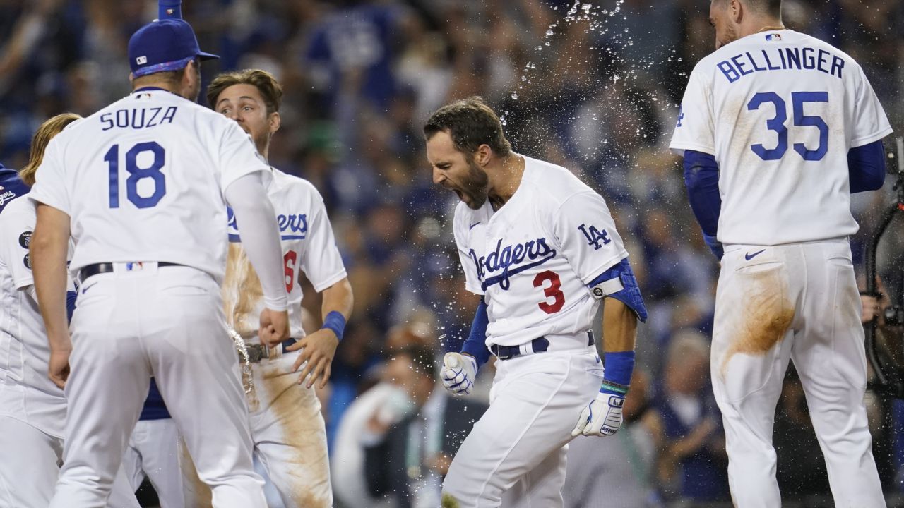 Dodgers' Chris Taylor gives back to honor friend