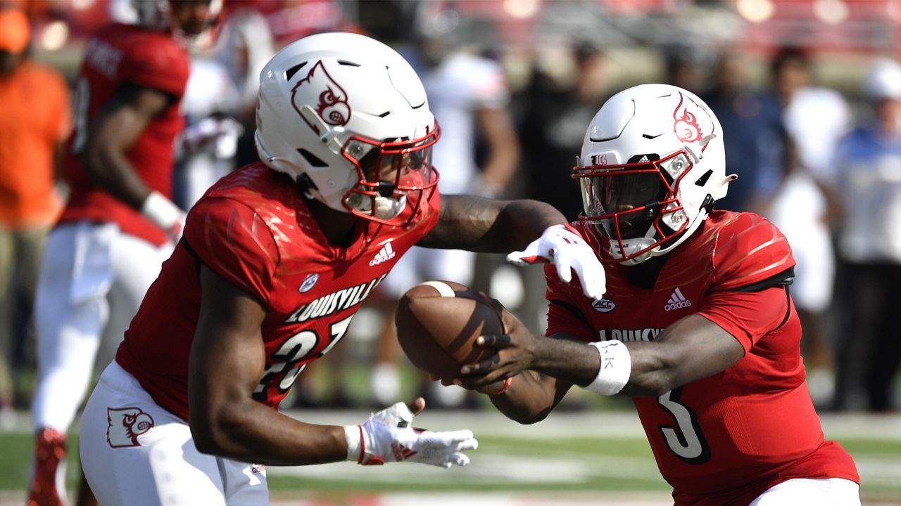 Louisville football: Why I love the L's down gesture