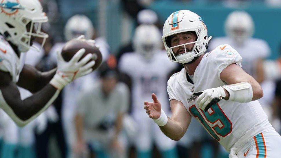 McDaniel's path to Dolphins started with a lost hat as a fan