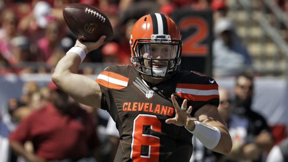 Cleveland Browns quarterback Baker Mayfield (6) throws a pass against the Tampa Bay Buccaneers during the first half of an NFL football game Sunday, Oct. 21, 2018, in Tampa, Fla. (AP Photo/Chris O'Meara)