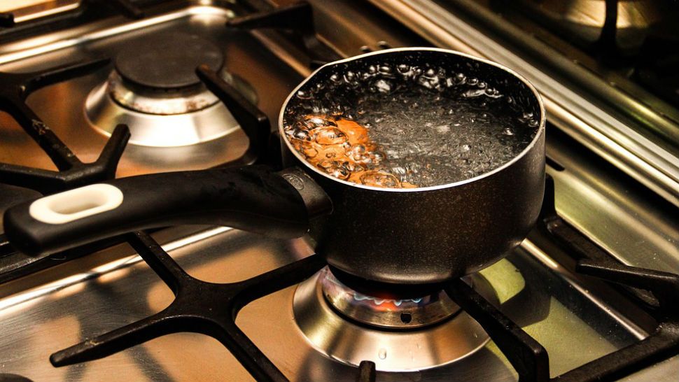 boil water file photo