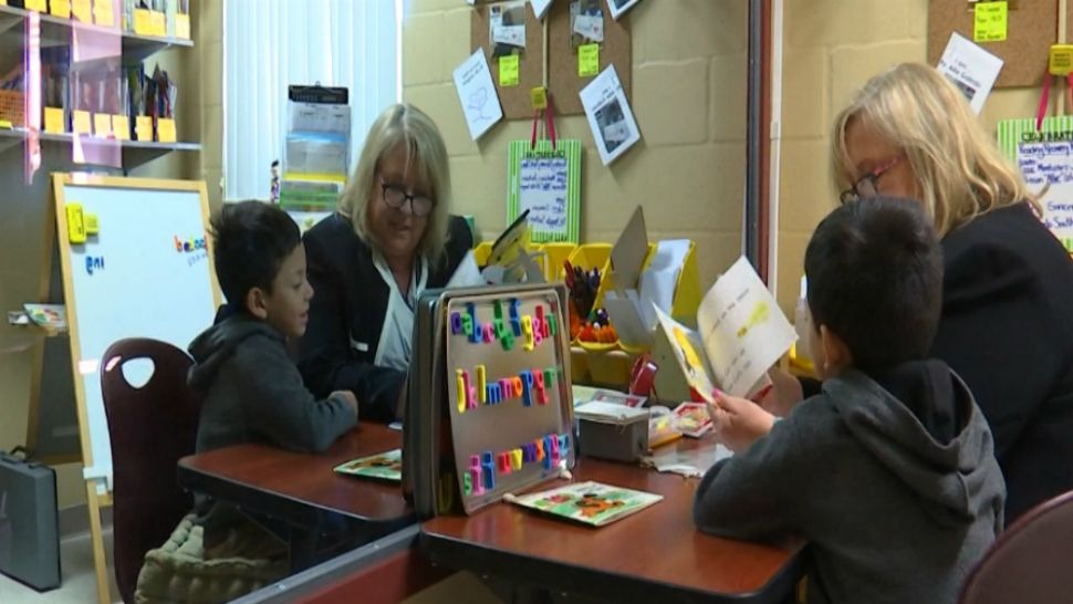 Part of the Reading Recovery program allows other teachers to observe through a one-way mirror. (Katie Jones/Spectrum Bay News 9)