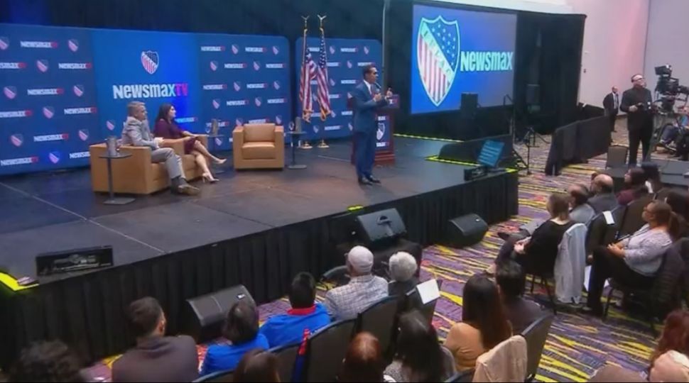 Democratic presidential candidate addresses the crowd from the stage of the LULAC Presidential Town Hall in Des Moines, Iowa October 24, 2019 (Spectrum News)