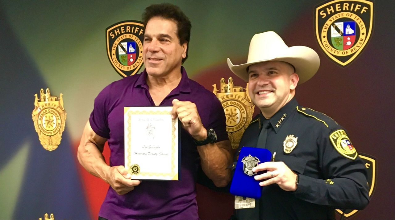 Lou Ferrigno sworn in by Sheriff Javier Salazar October, 26 2018 (Spectrum News)