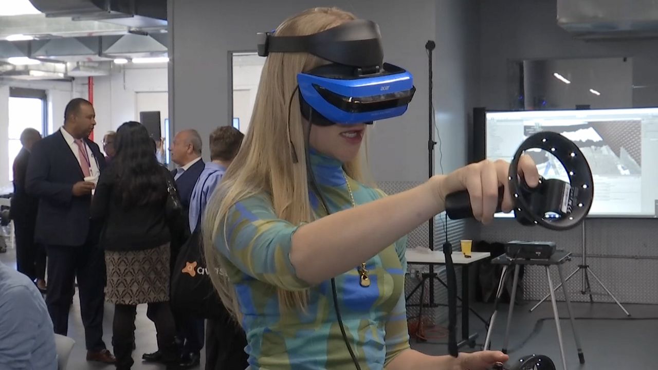 NYC Launches Virtual Reality Center in Brooklyn
