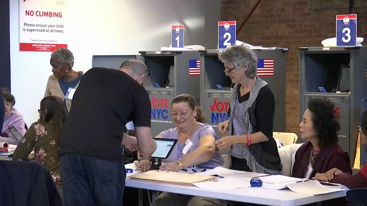 Early Rounds of Early Voting in NYC Free of Problems