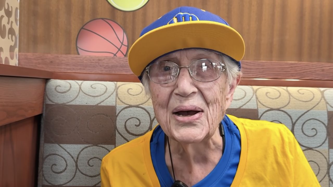 104-year-old Brewers fan celebrates Brewers postseason run