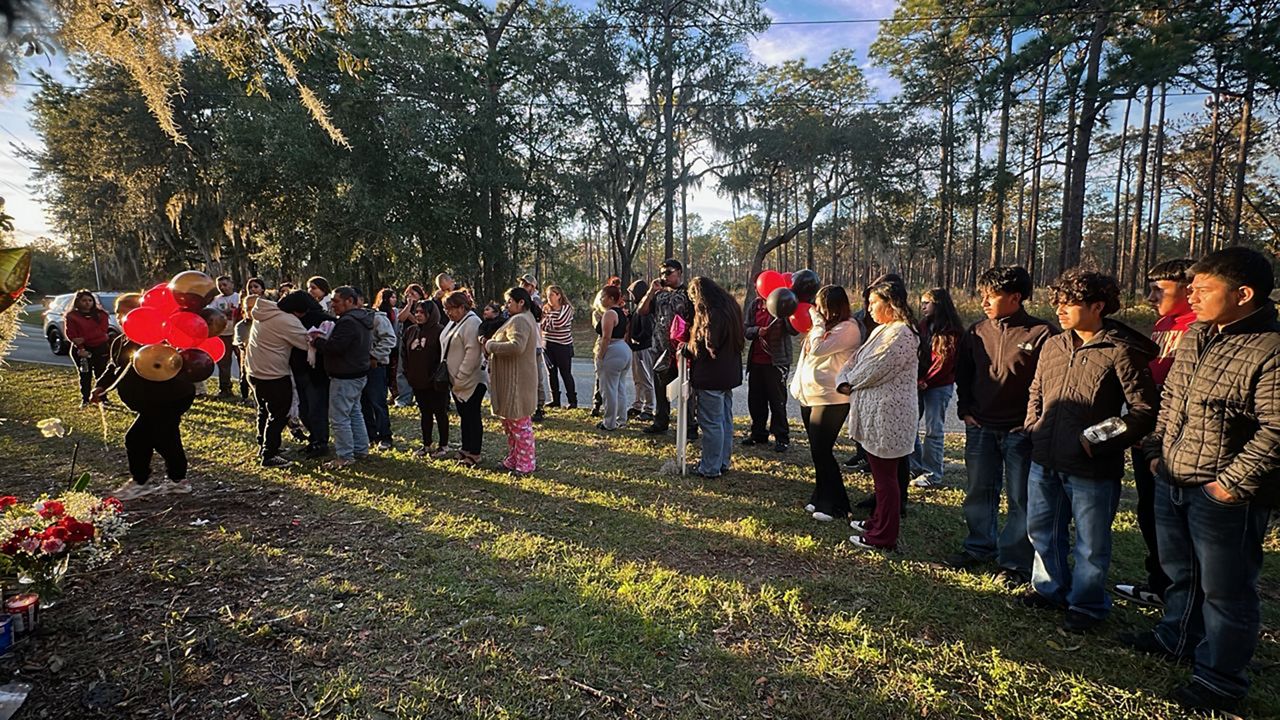 Apopka community gathers to honor 3 teens killed in a crash