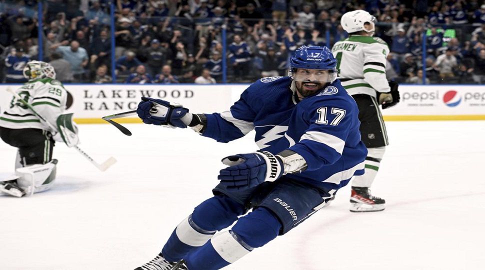 Killorn '12 Makes NHL Debut, Sports