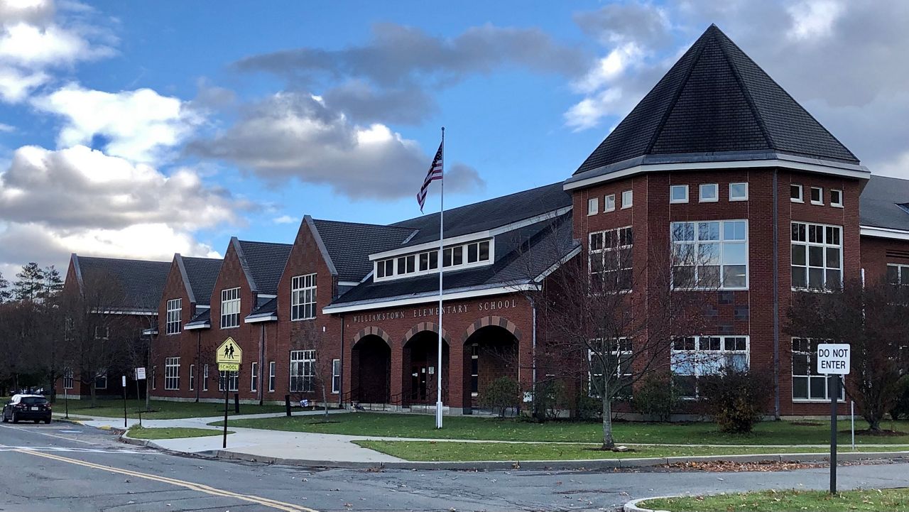 Williamstown students to stop eating lunch on the floor