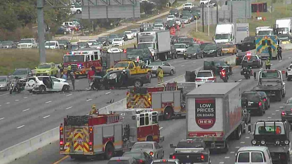 Car accident on I-35 near Woodward Street. Courtesy/Austin Mobility 