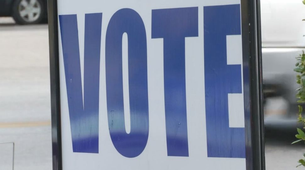 Voting sign at polls (Spectrum News/File)