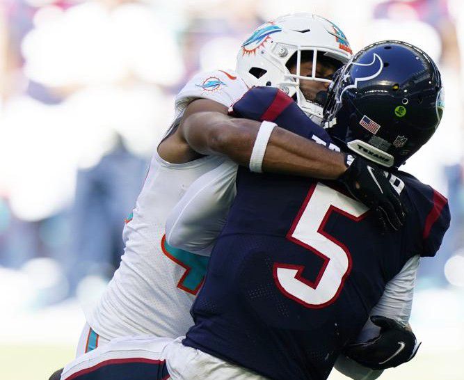 Tagovailoa, Dolphins rout Texans for 5th straight win