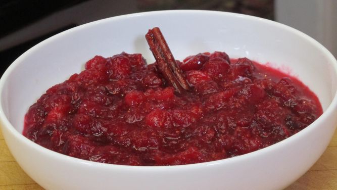 Cranberry sauce with mead