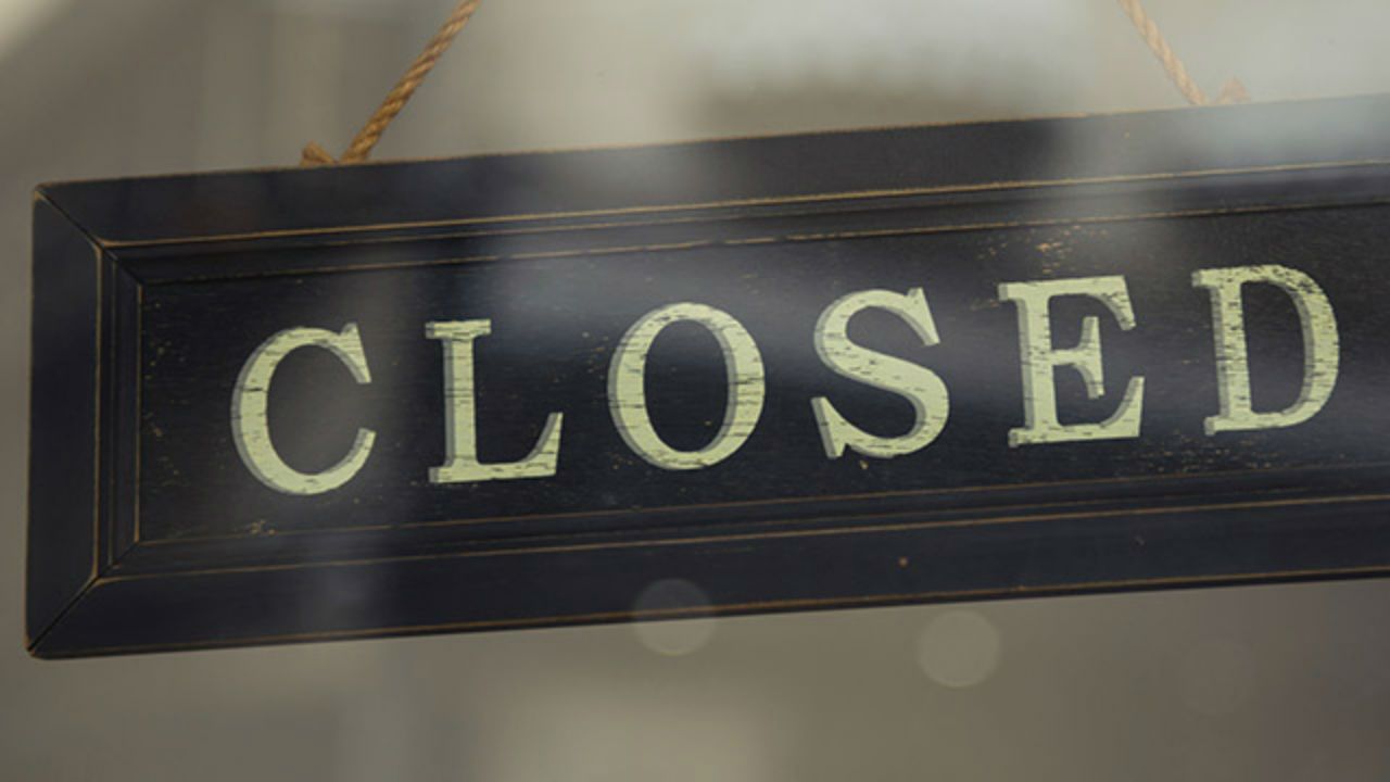 Gas leak closes road and businesses