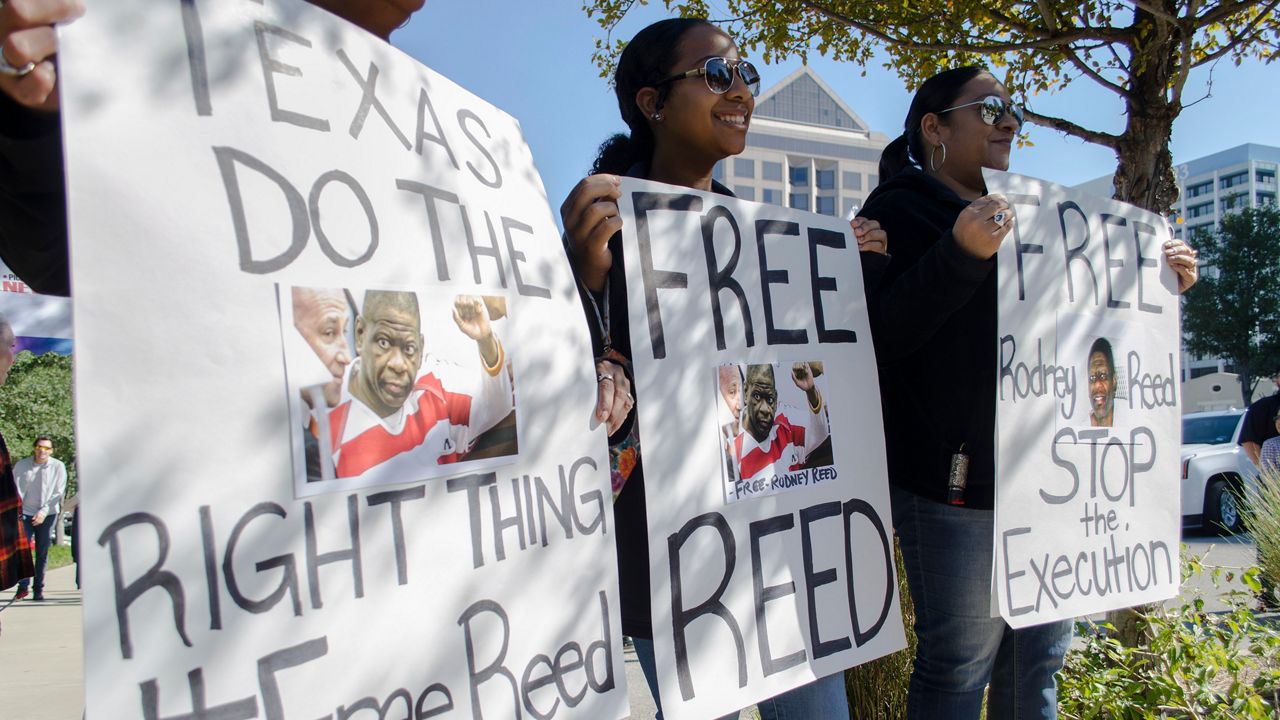 Photo of demonstrators at the rally for Rodney Reed on Nov. 9, 2019 (Develon Douglas / Spectrum News) 