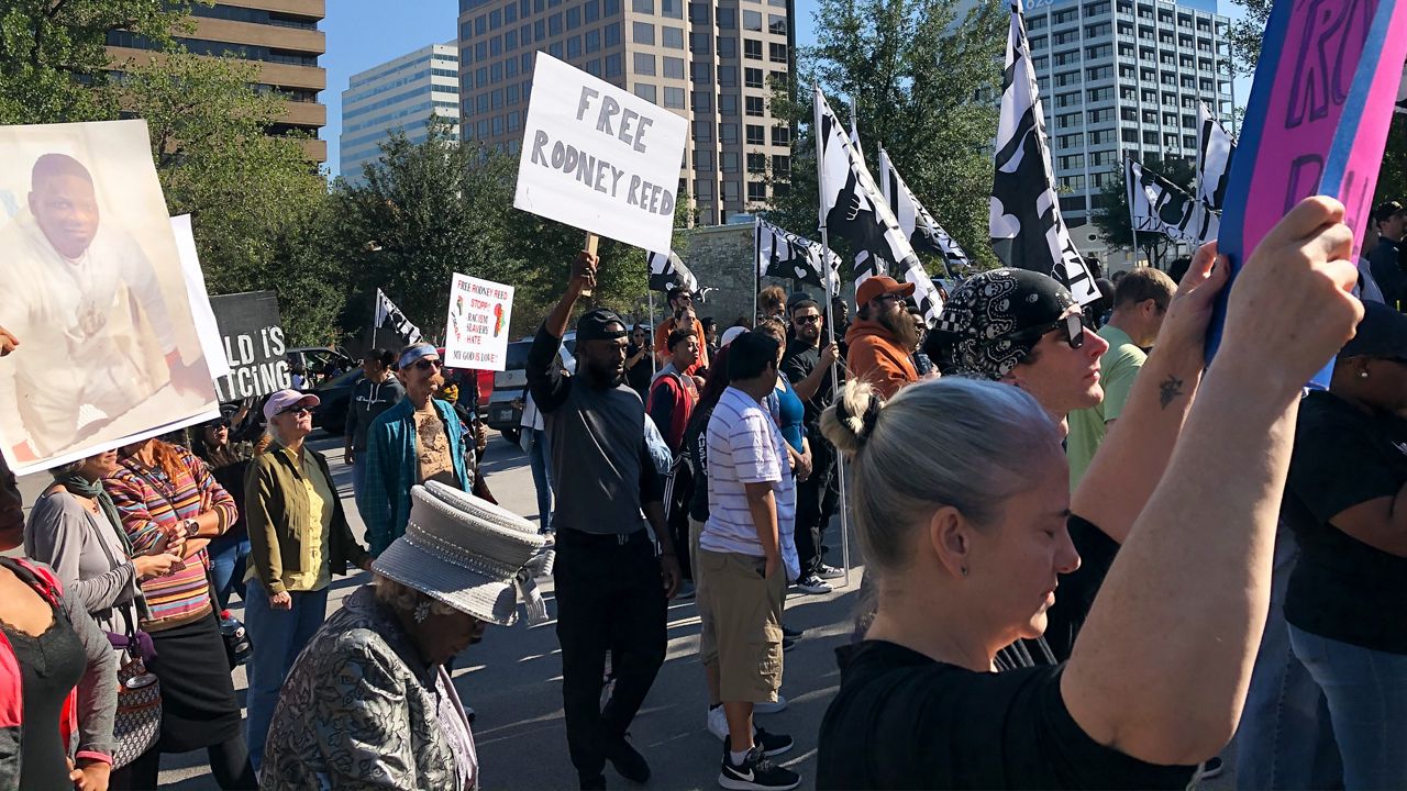Supporters of Rodney Reed gather at the Texas Governor's Mansion on Nov. 9, 2019 (Spectrum News)
