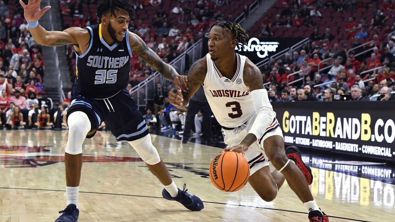Louisville wins opener easily