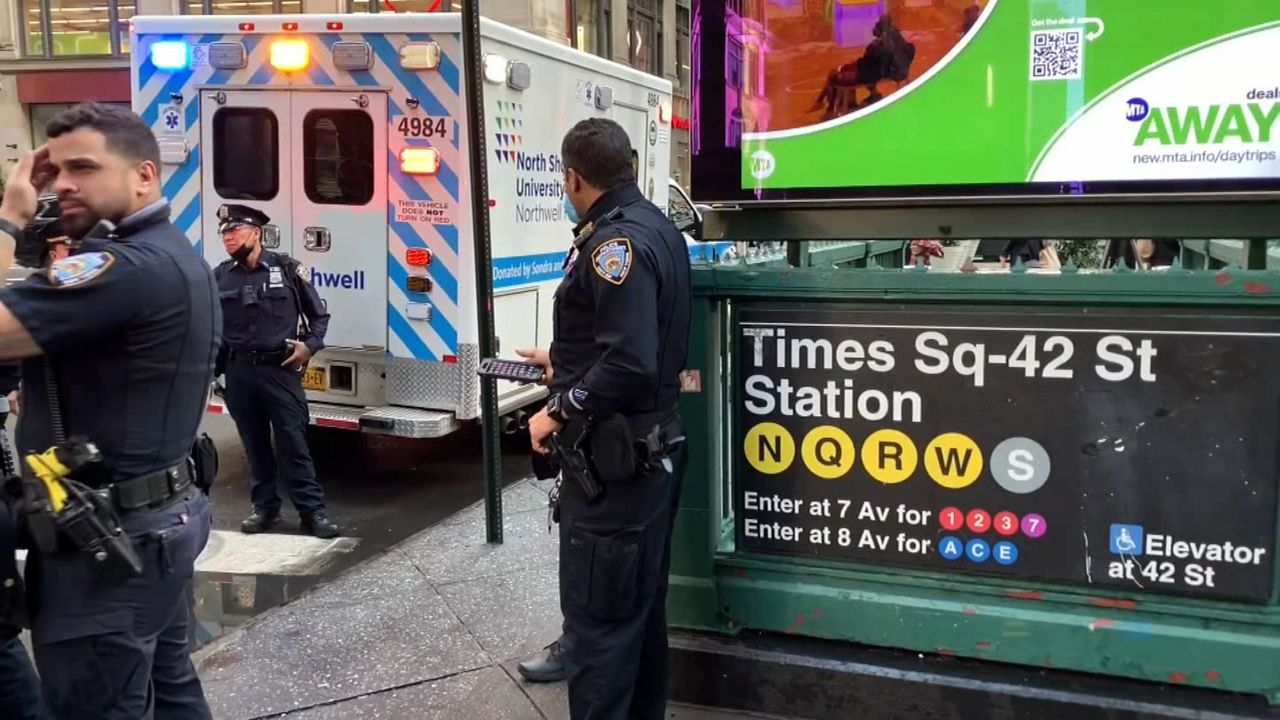 Nypd Woman Shoved Onto Times Square Subway Station Tracks 5878