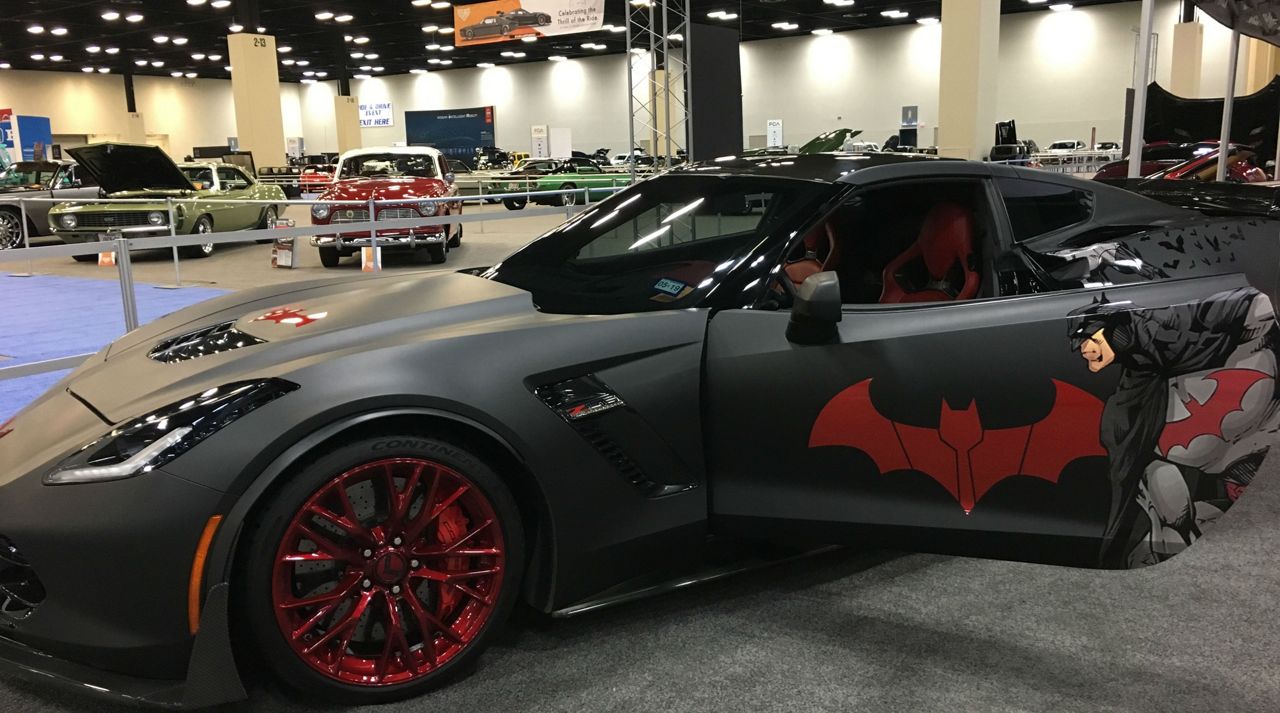 "Bat-Vet" at San Antonio Auto & Truck Show November 16, 2018 (Spectrum News)