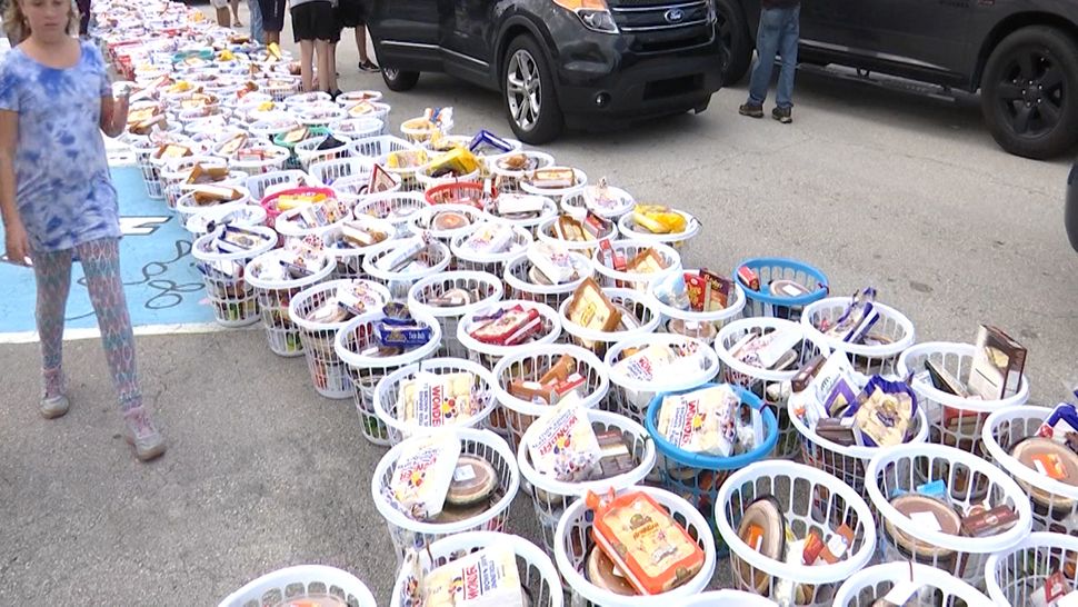 The Space Coast Basket Brigade delivers Thanksgiving meals to families in need. (Krystel Knowles/Spectrum News 13)