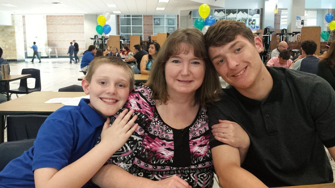 Kendra Harmer in the middle of her two sons. (Courtesy: The Harmer family)