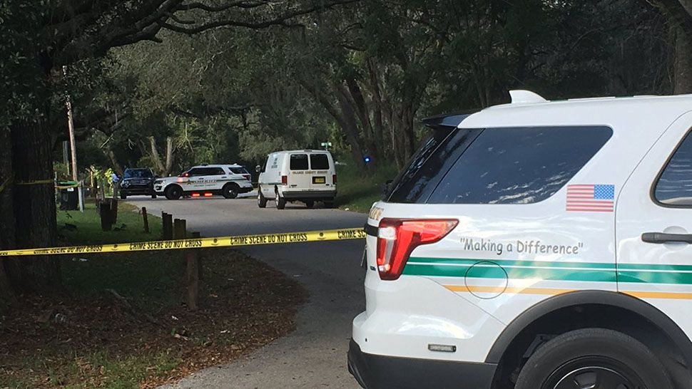 A passerby found a man's body along the West Orange Bike Trail in South Apopka on Wednesday. (Curtis McCloud/Spectrum News 13)