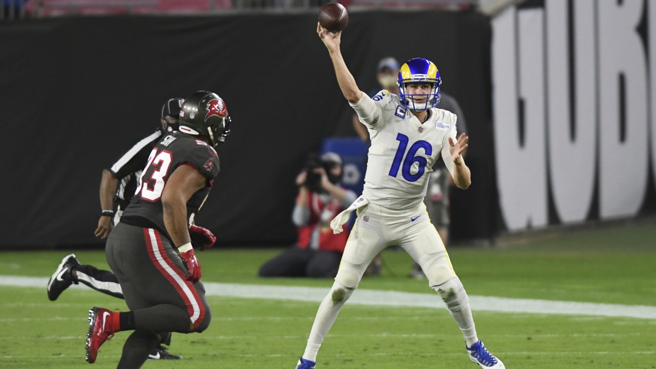 Los Angeles Rams quarterback Jared Goff (16) throws a pass against the Tampa Bay Buccaneers during the second half of "Monday Night Football" in Tampa, Fla. (AP Photo/Jason Behnken)