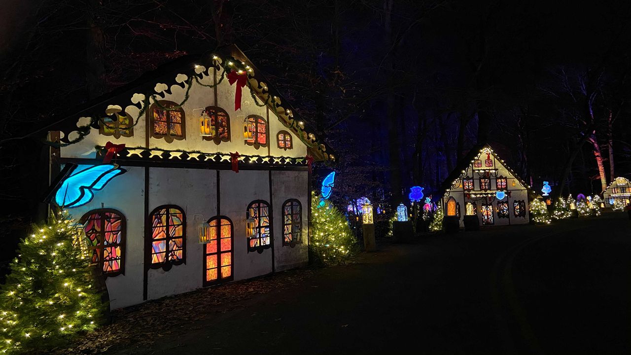 Winter Woods Spectacular returns to Iroquois Park