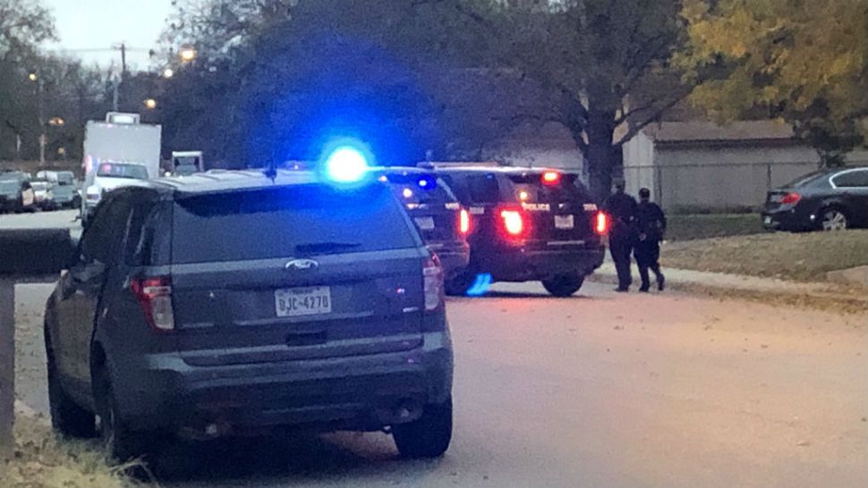 SWAT situation, but the suspect was not found after threatening his family in Central East Austin. (Spectrum News/ Victoria Maranan)