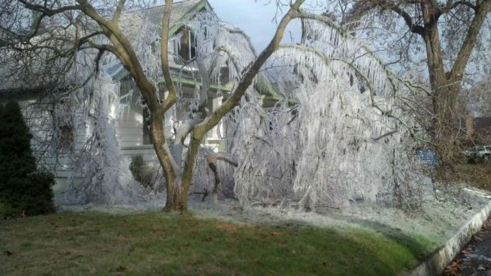 A house covered in ice (Photo Courtesy: Harris County OHSEM Twitter account).