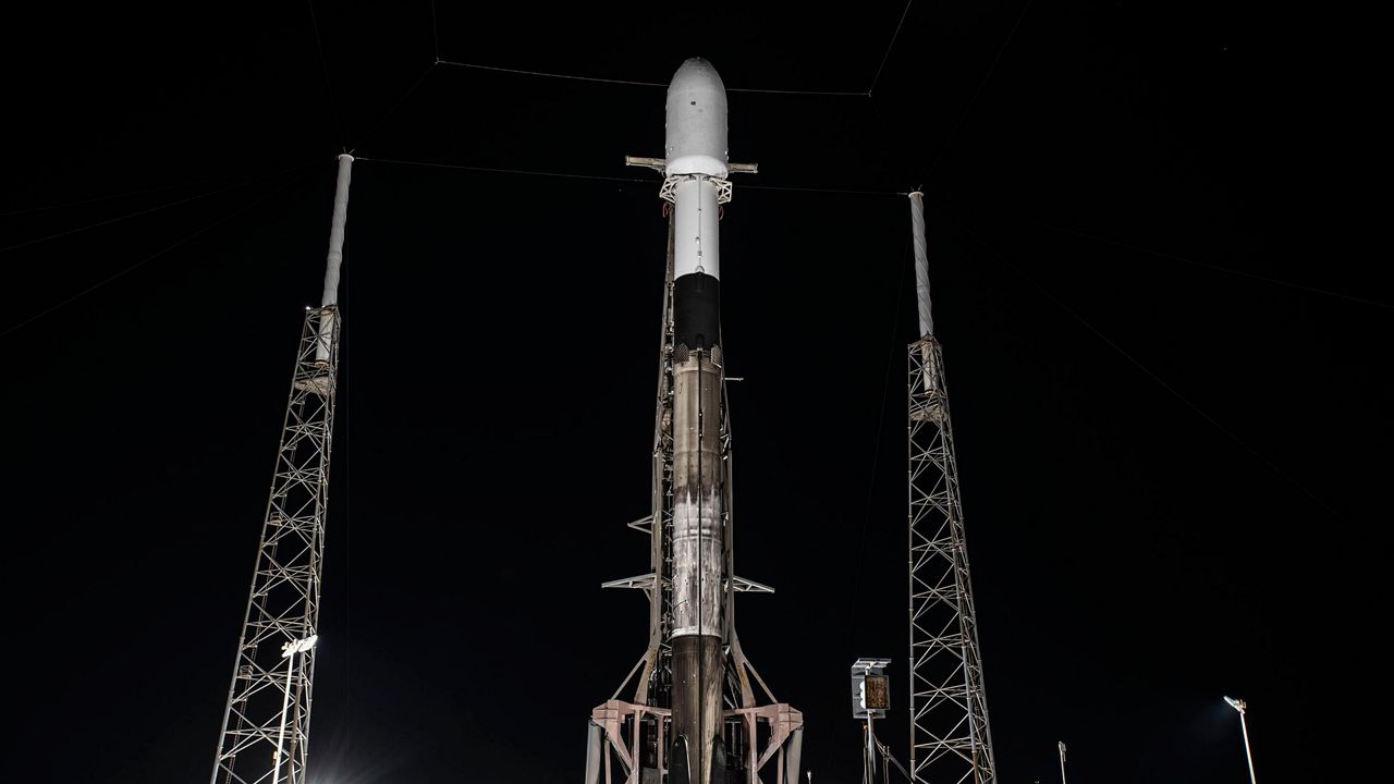 falcon 9 launch tower