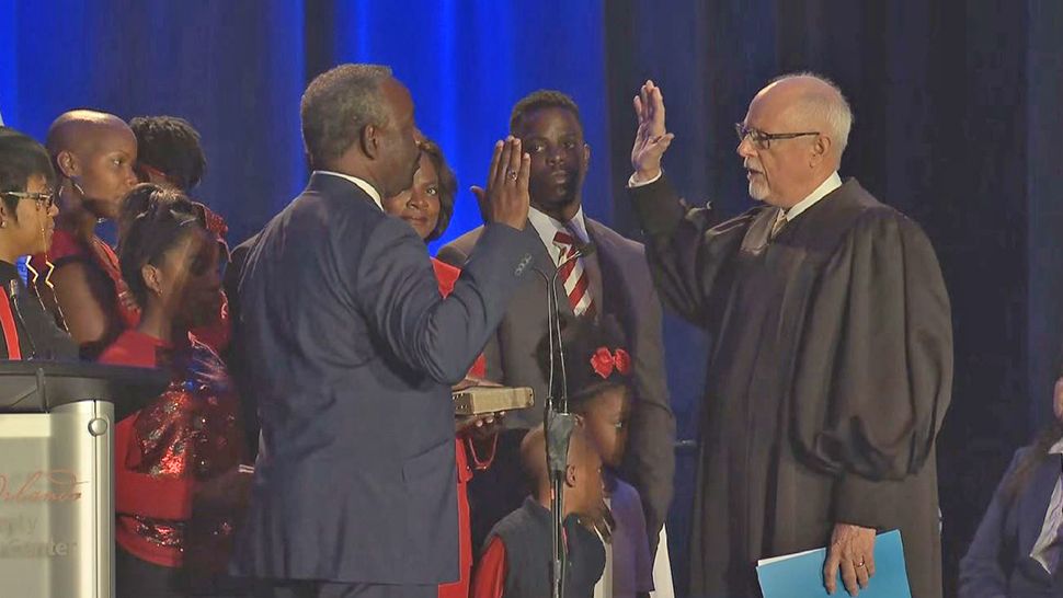 Jerry Demings is sworn in as the new Orange County mayor on Tuesday, December 04, 2018. (Spectrum News 13)