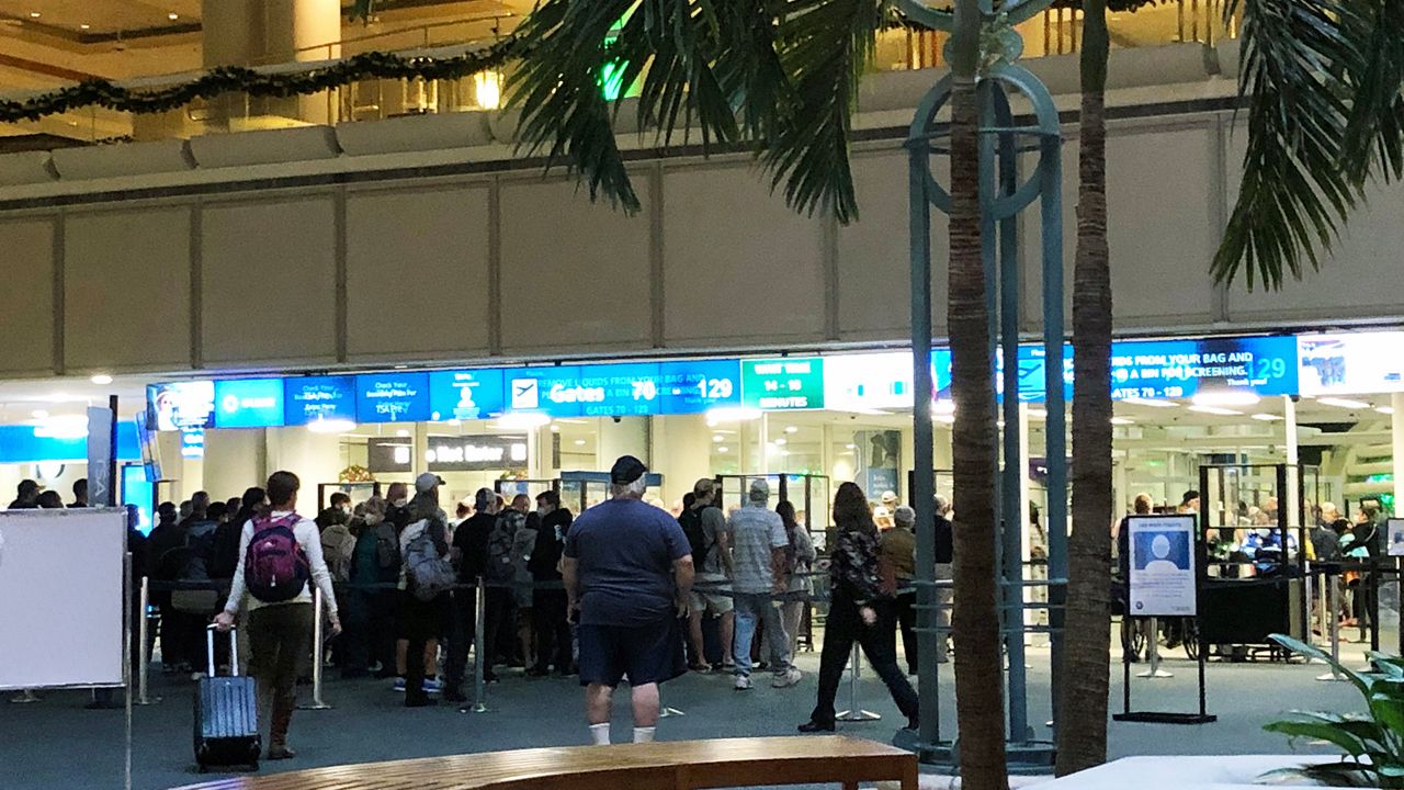 Orlando airport traffic may match records over Thanksgiving