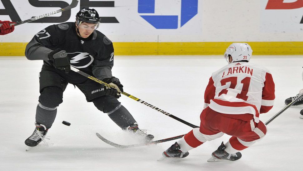 Palat scores, lifts Lightning to 7-6 OT win over Red Wings