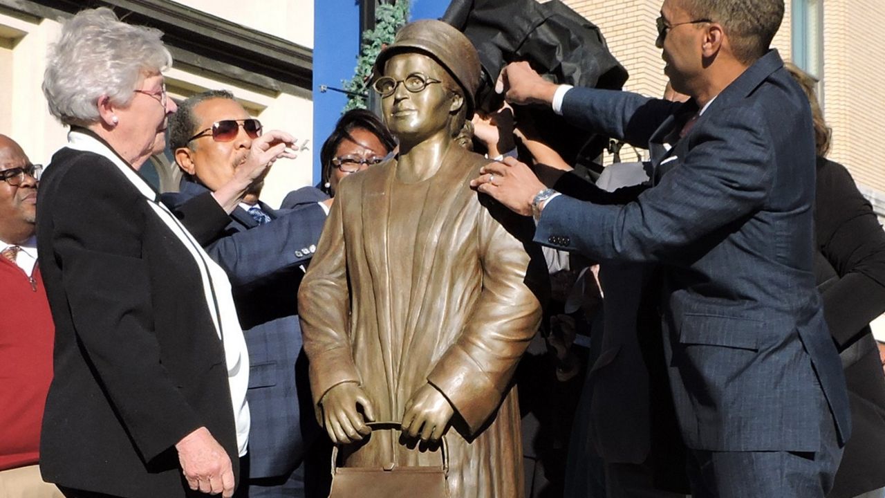 Statue Erected Of Rosa Parks