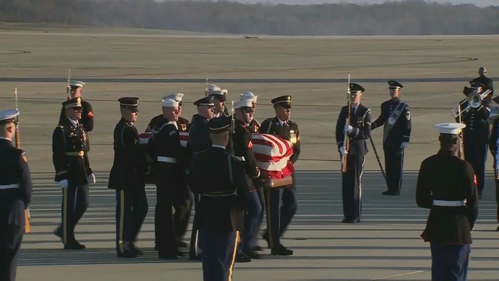 President Bush's casket arrives in Washington, DC