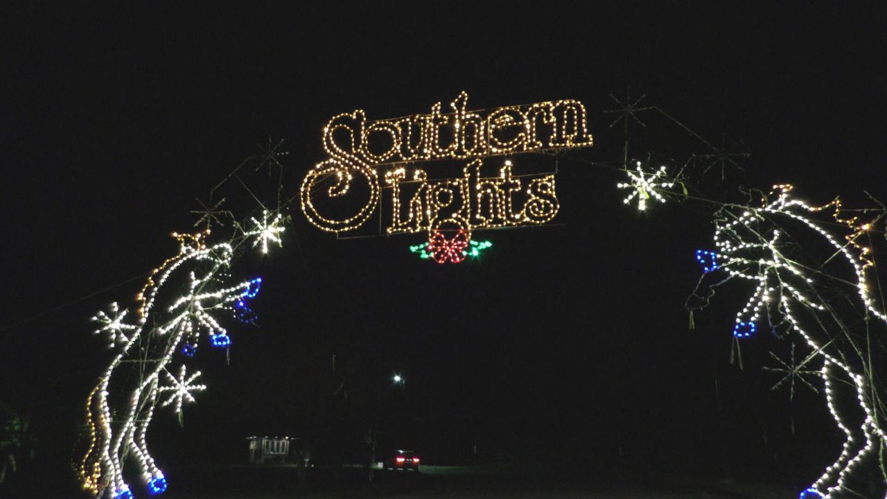 Bowling Green, KY  Christmas Lights, Reindeer Farm & Events