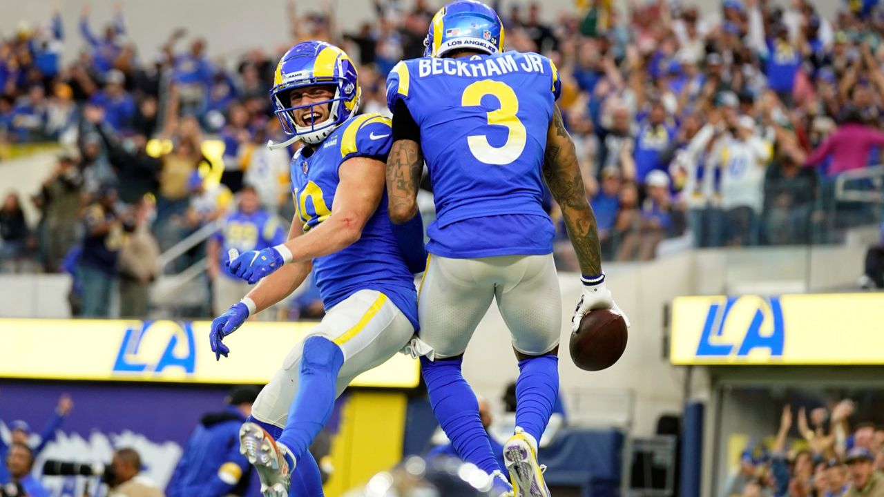 Rams snap 3-game skid, roll over Jacksonville 37-7