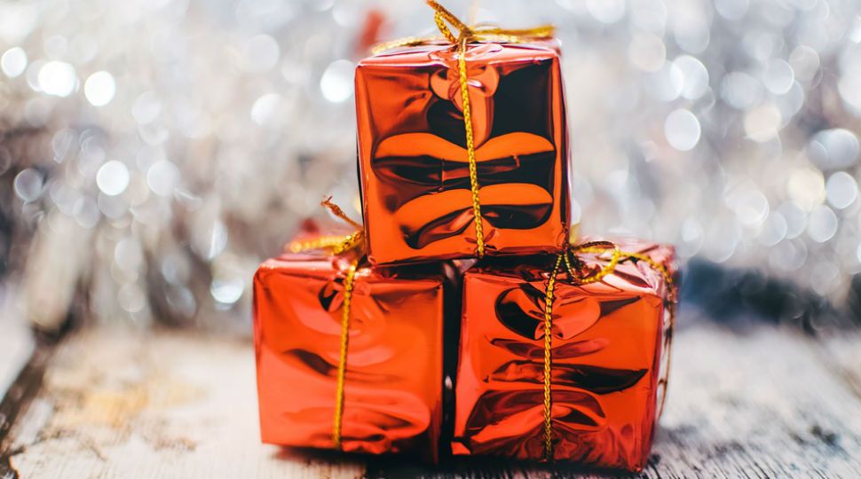 Gifts wrapped (Stock image)