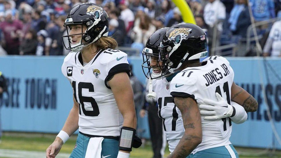 Trevor Lawrence leads Jaguars to rare road win at Tennessee