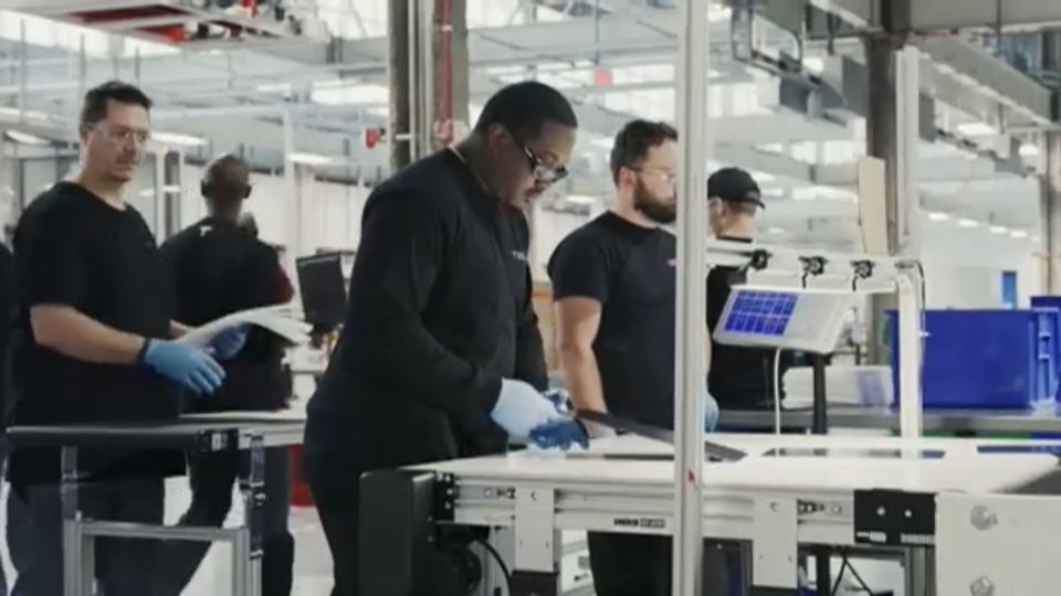 tesla-workers-consider-unionizing