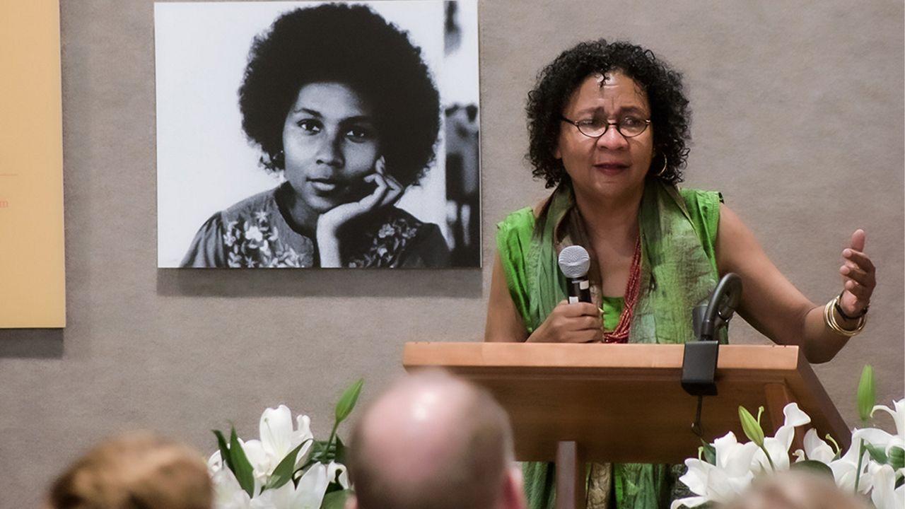 bell hooks speaking during the formal presentation of her papers to Berea College on April 10, 2017. (Berea College/Bethany Posey ’18)