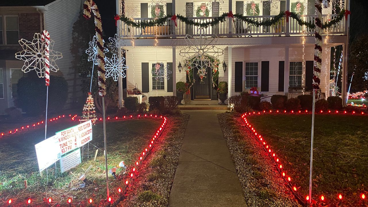 Christmas Lights Bowling Green Ky 2022 Warren County Bus Driver Puts On Christmas Light Display