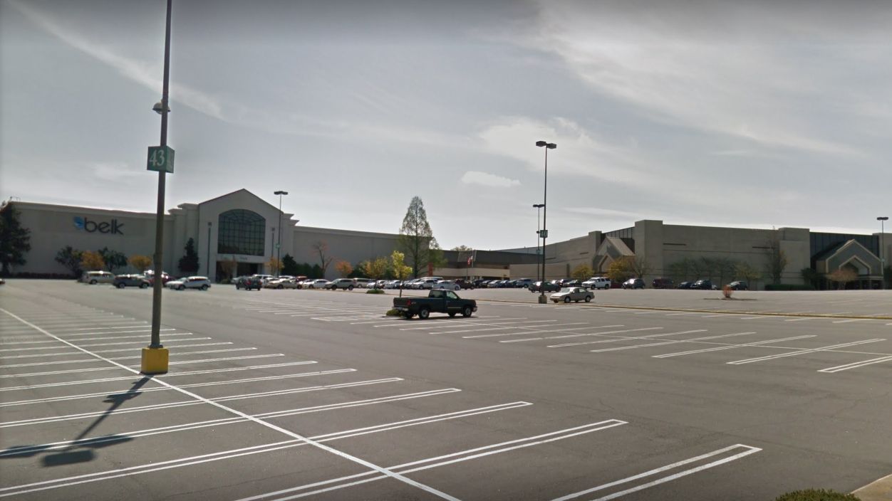 4 people hurt in shooting at Gastonia mall, police say